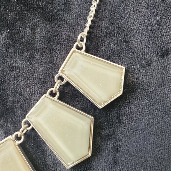 House of Harlow Inspired Women's Classic Taupe Bib Geometric Choker Necklace - Picture 3 of 7